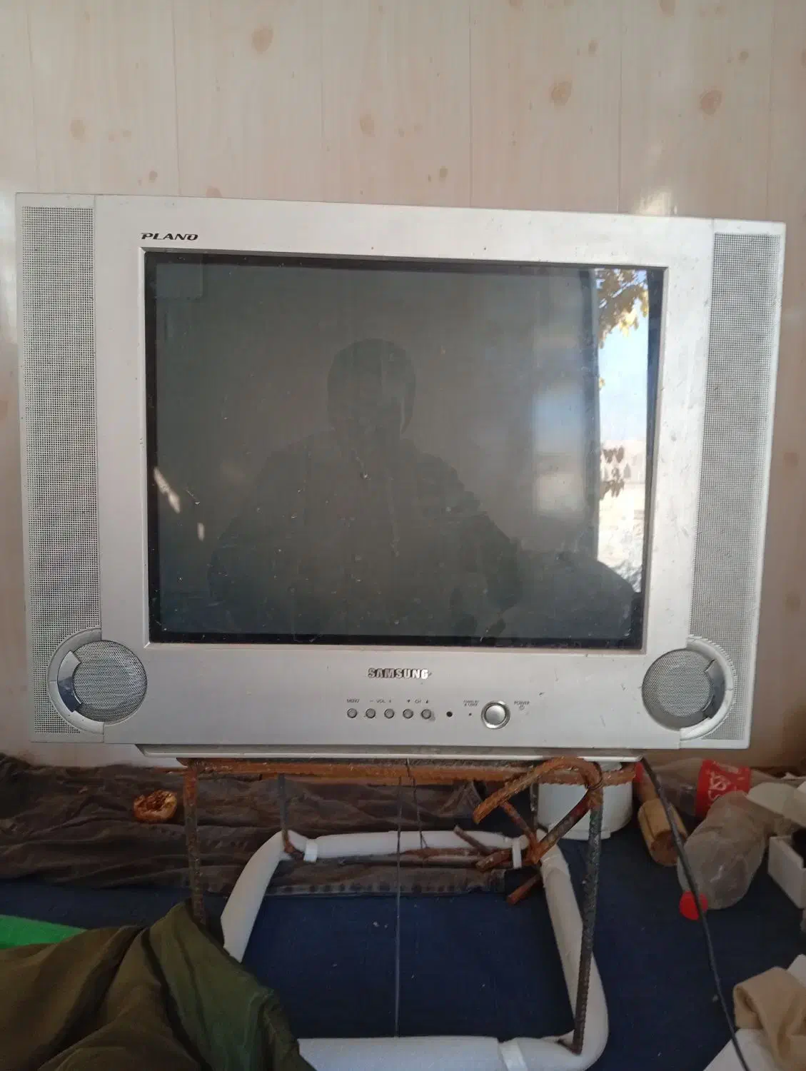 فروش یا معاوضه|تلویزیون و پروژکتور|فولادشهر, سایت صنعتی کاوه|دیوار