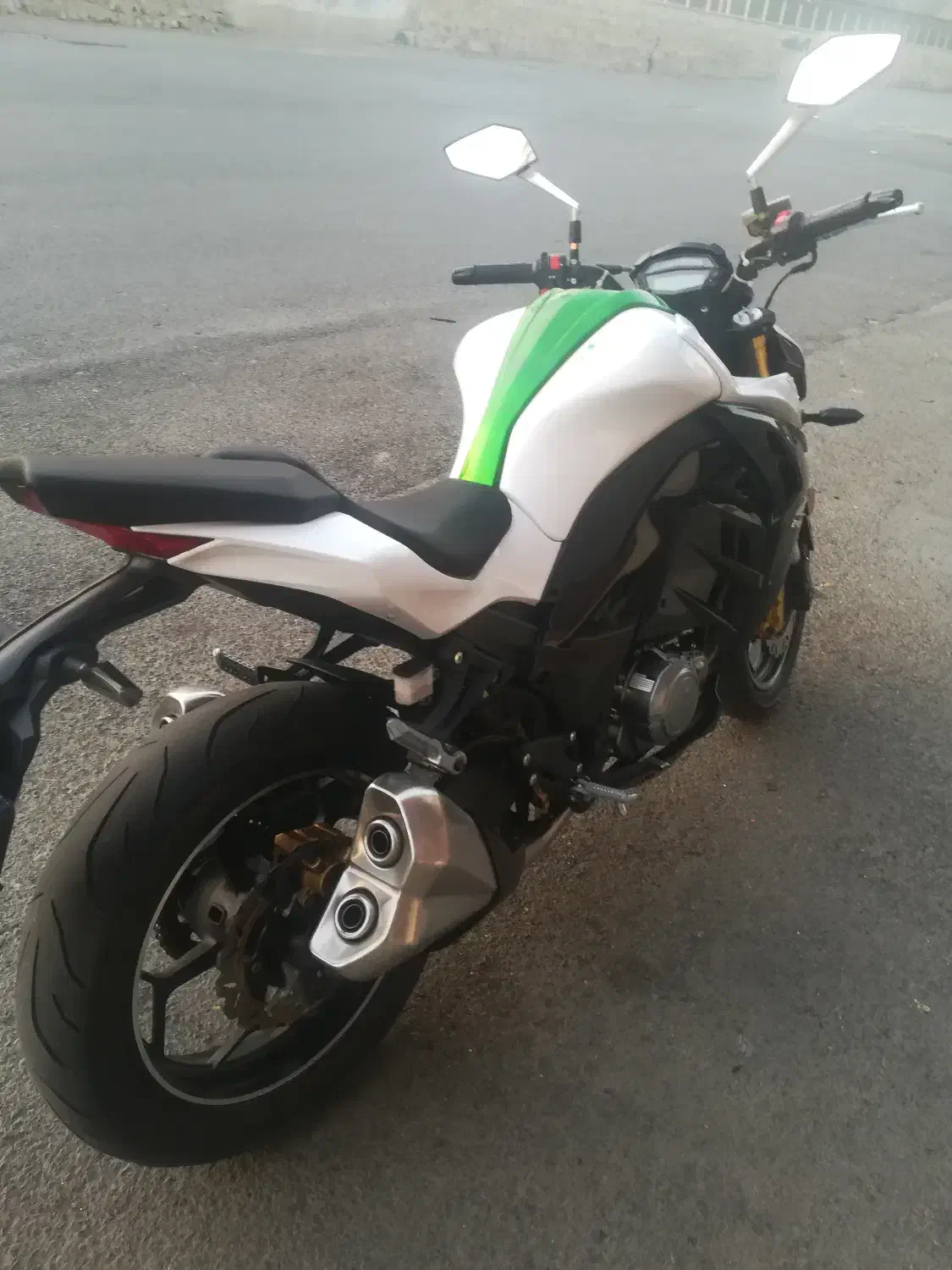 موتور سیکلت طرح زد 1000 مشابه صفر|موتورسیکلت|تهران, مسعودیه|دیوار