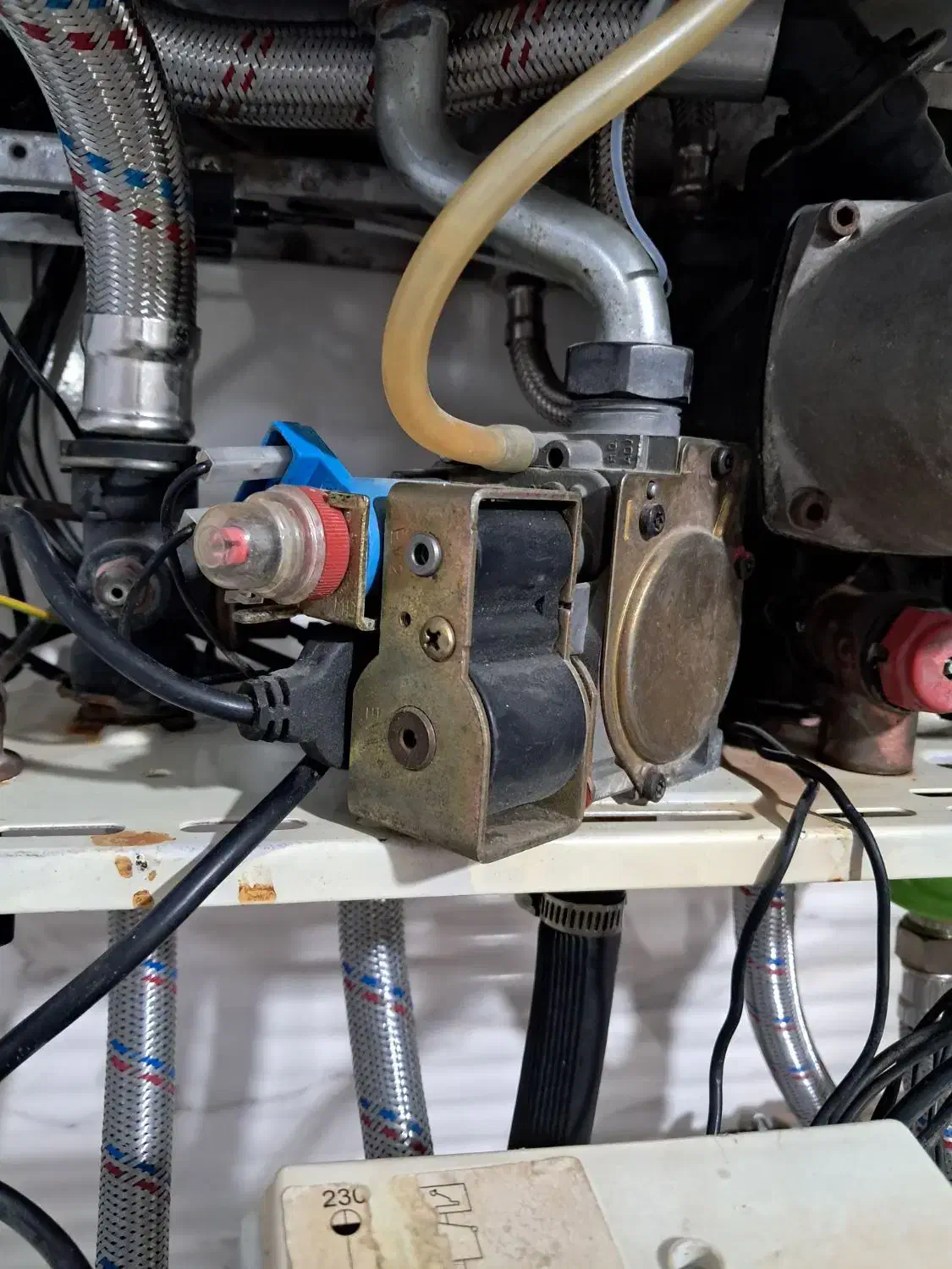 تعمیرکار پکیج تعمیر انواع پکیج های ایرانی و خارجی|خدمات پیشه و مهارت|سنندج, |دیوار