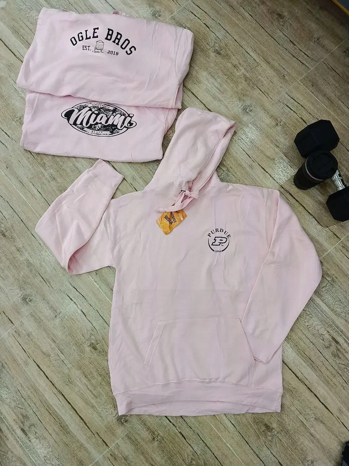 هودی و‌کاپشن استوک اروپایی|لباس|کاشان, باغ ماجد|دیوار