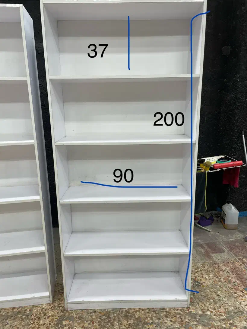 تعدادی کمد و ویترین|بوفه، ویترین، کنسول|پیربازار, |دیوار