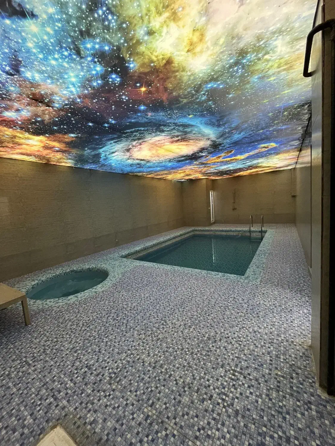 اجاره باغ ویلا فول لاکچری استخر آبگرم و جکوزی|اجارهٔ کوتاه‌مدت ویلا و باغ|مشهد, میان ولایت|دیوار