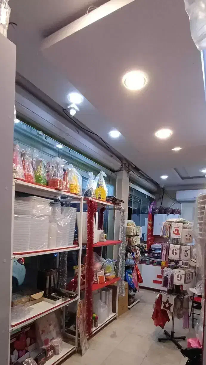 مغازه ۷۷متری موقعیت بی نظیربرجمهوری|فروش مغازه و غرفه|شیراز, جمهوری|دیوار