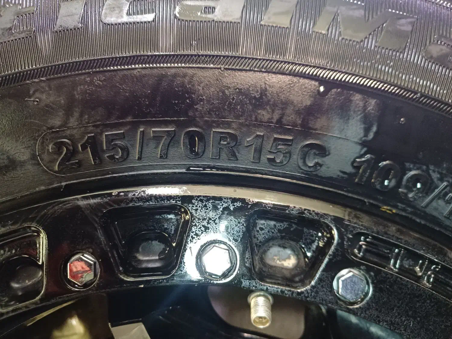 لاستیک دست دوم ون ۲۱۵ ۷۰ ۱۵|قطعات یدکی و لوازم جانبی|مشهد, کوشش|دیوار