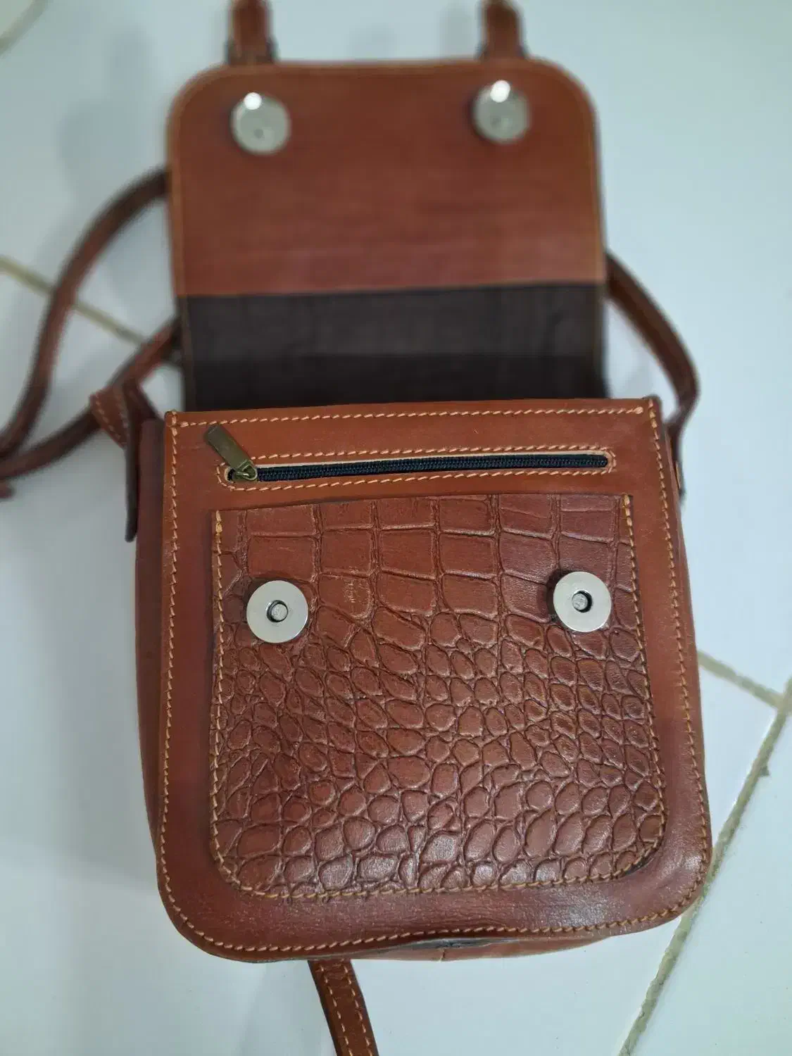 کیف وکفش چرم گاو|کیف، کفش، کمربند|مشکیندشت, |دیوار