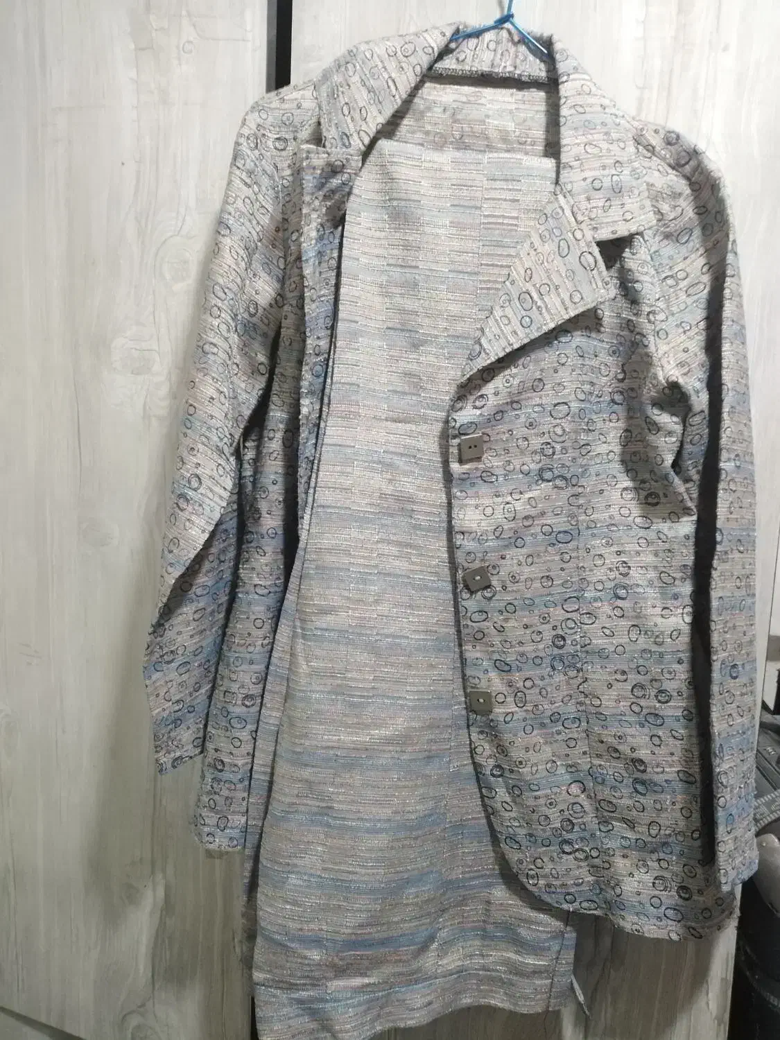 لباس مجلسی|لباس|صدرا-فارس, فاز ۲|دیوار