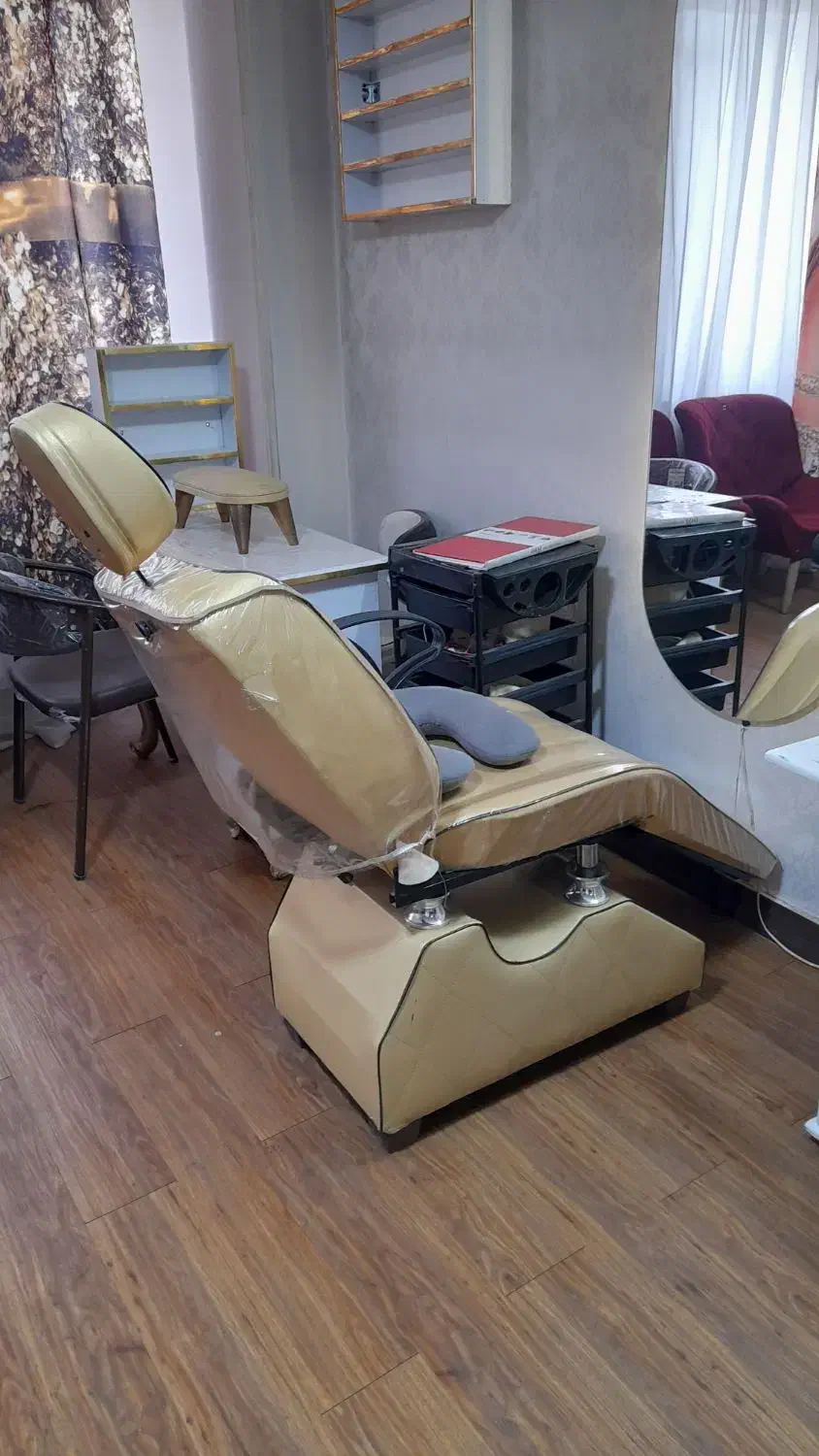 فروش لوازم با قیمت مناسب|آرایشگاه و سالنهای زیبایی|کرج, اتحاد|دیوار