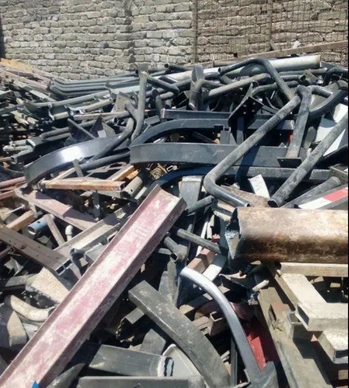 خرید ضایعات آهن قیمت 19000 و ضایعات رنگی|خدمات پیشه و مهارت|قروه, |دیوار
