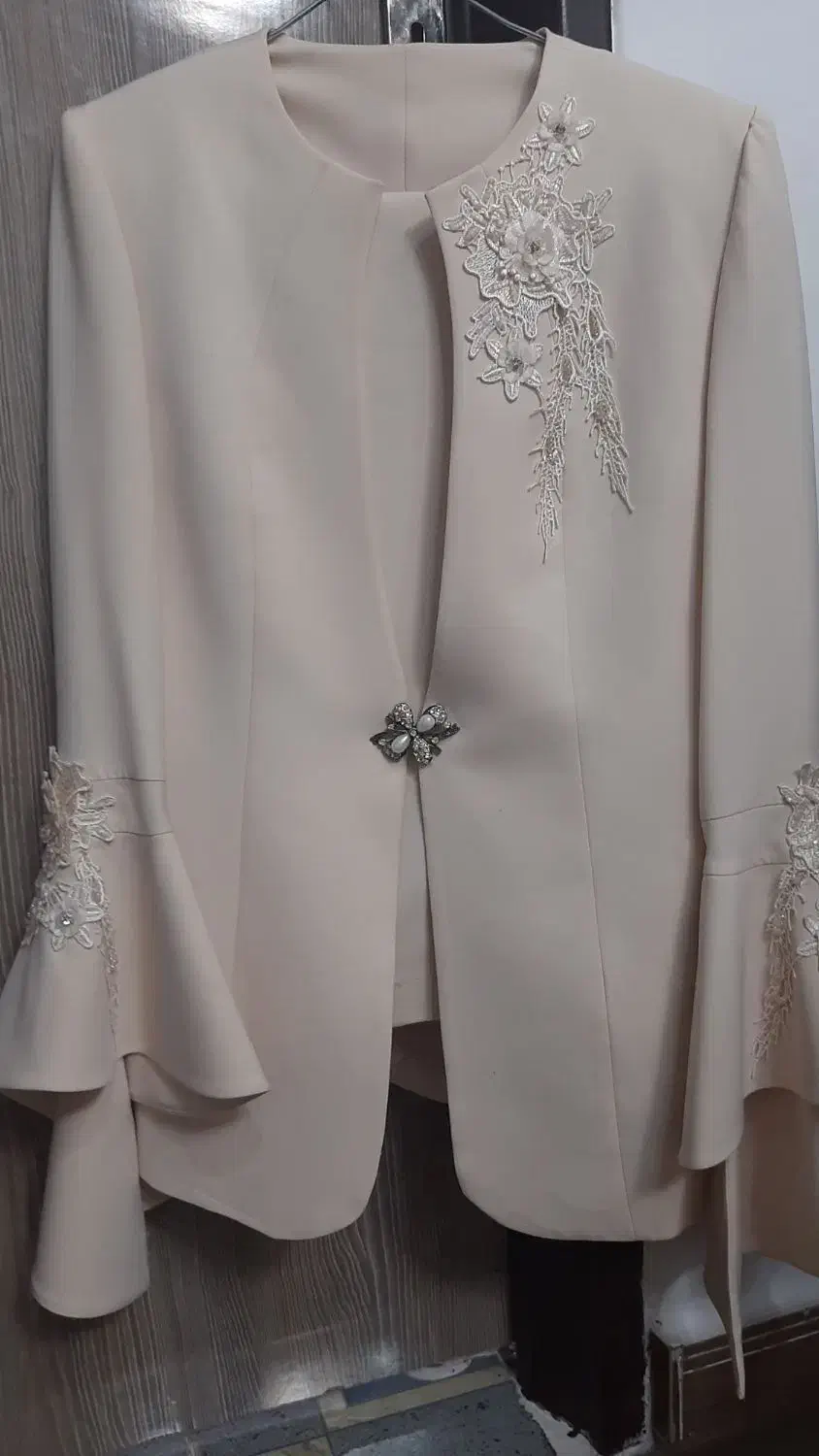 لباس|لباس|بوئین زهرا, |دیوار