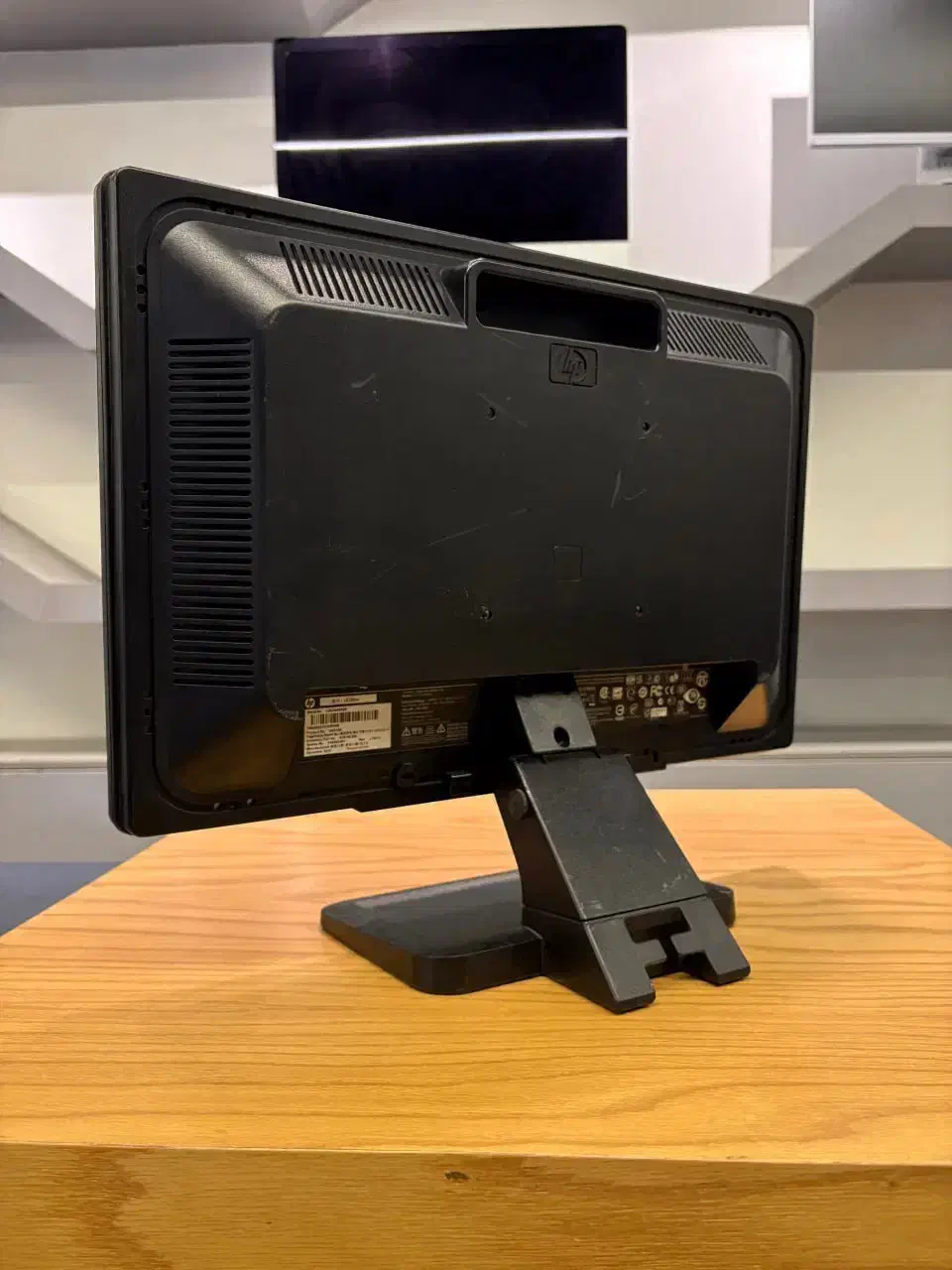 مانیتور استوک 1901 HP|قطعات و لوازم جانبی رایانه|تهران, فلسطین (میدان انقلاب)|دیوار