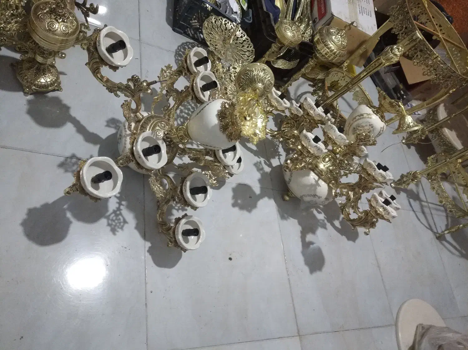 تولید انواع ظروف.لوستر اباژور چهلچراغ الیاژی|لوستر و چراغ آویز|مشهد, کلاکوب|دیوار