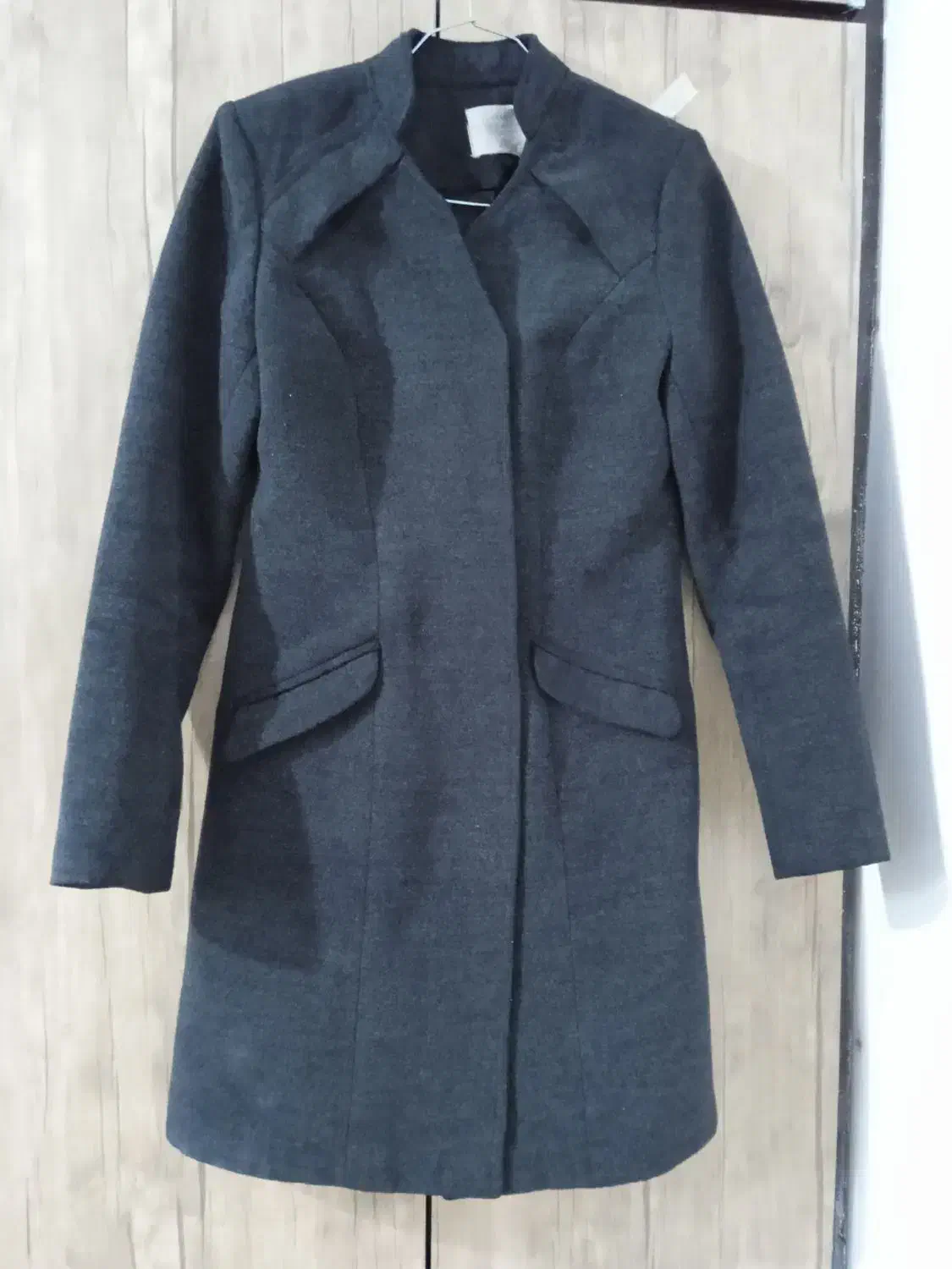 تعدادی پالتو وبافت زنانه|لباس|شاهینشهر, شهرک گلدیس|دیوار