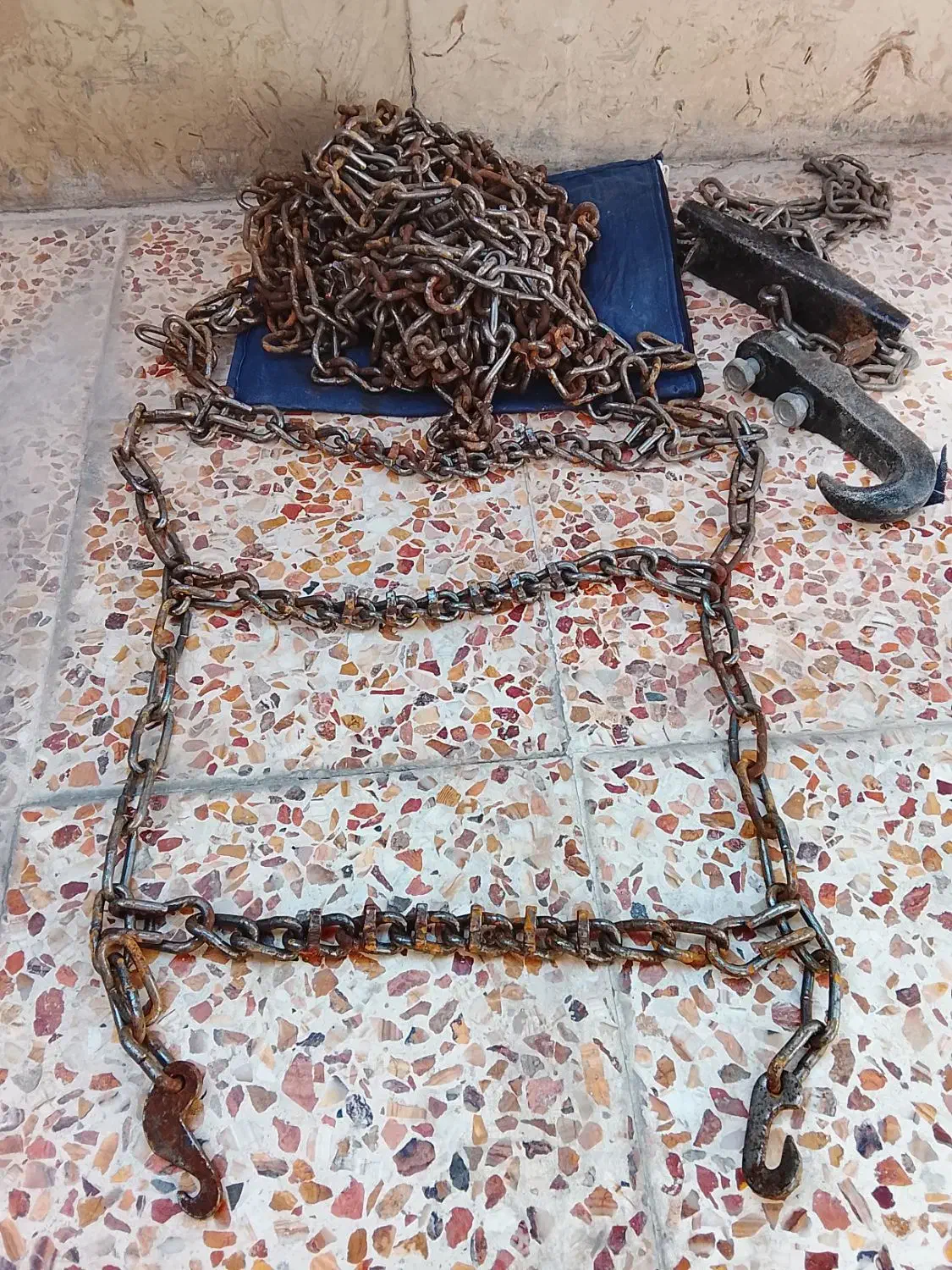 دو عدد زنجیر چرخ یخ شکن ایسوزو ..|قطعات یدکی و لوازم جانبی|خرم‌آباد, |دیوار