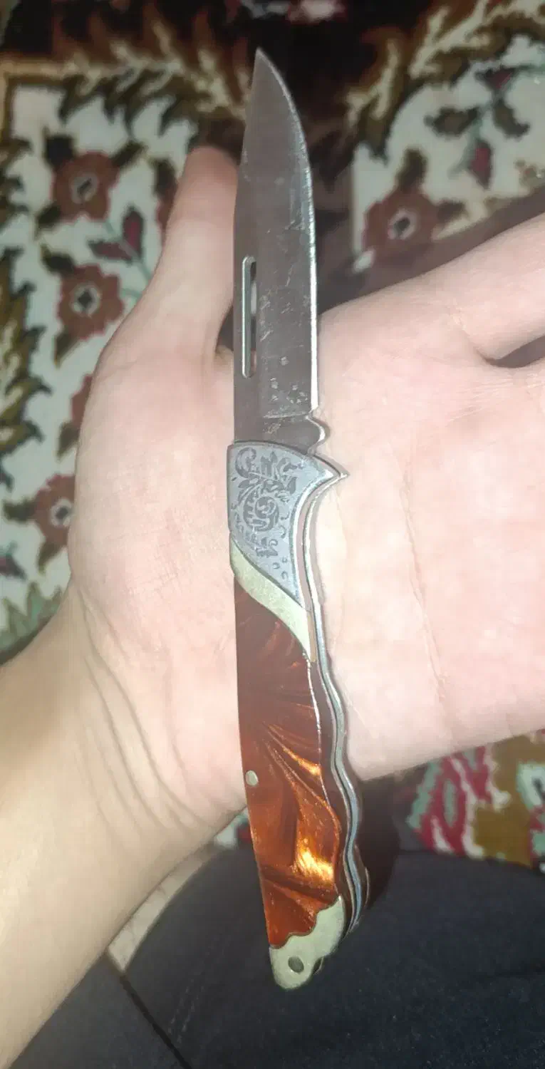 چاقو تیز تاشو|کلکسیون اشیاء عتیقه|ارومیه, |دیوار