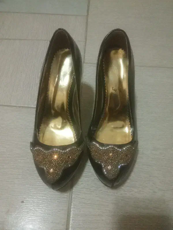 کفش زنانه مجلسی|کیف، کفش، کمربند|ایوان, |دیوار