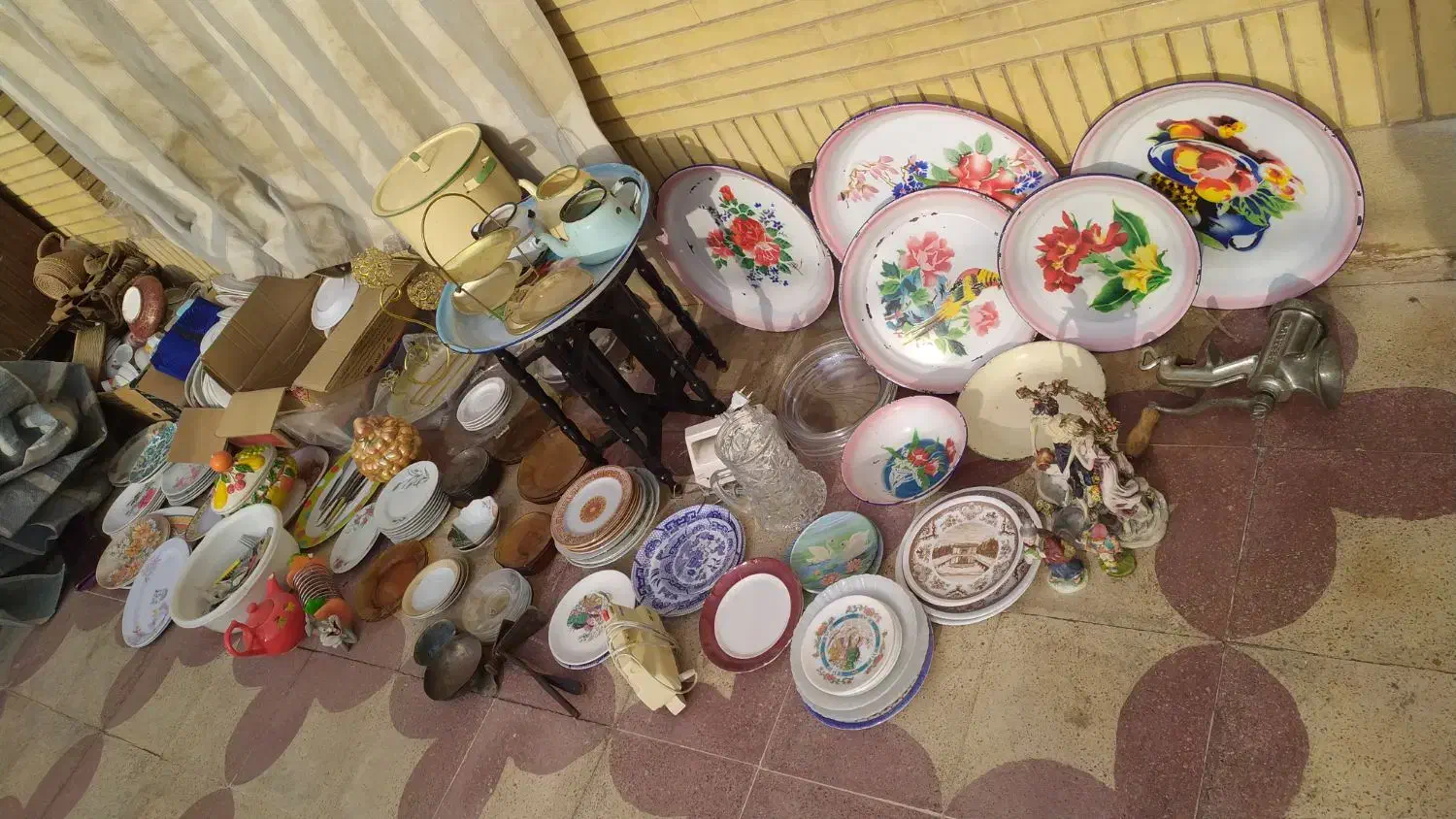 ظروف قدیمی ملامین لعابی و|ظروف سرو و پذیرایی|شیراز, پودنک|دیوار