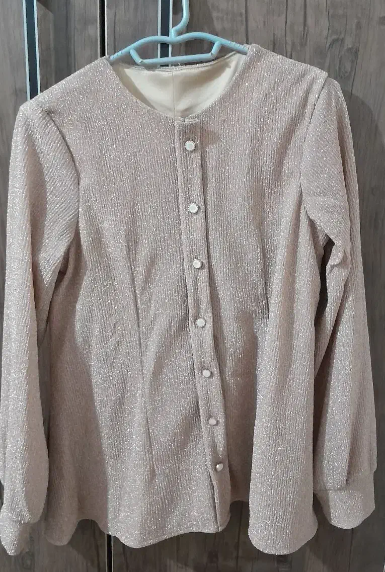 شومیز|لباس|ماکلوان, |دیوار