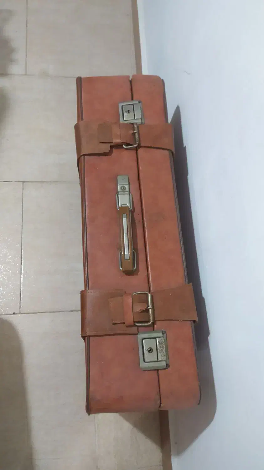 چمدان قدیمی|کیف، کفش، کمربند|لاهیجان, یوسف آباد|دیوار