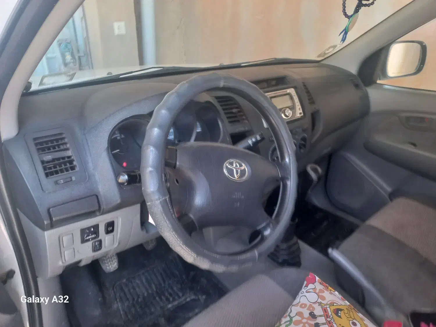 تویوتا هایلوکس دو کابین دنده‌ای، مدل ۲۰۰۷|خودرو سواری و وانت|مشهد, جلالیه|دیوار