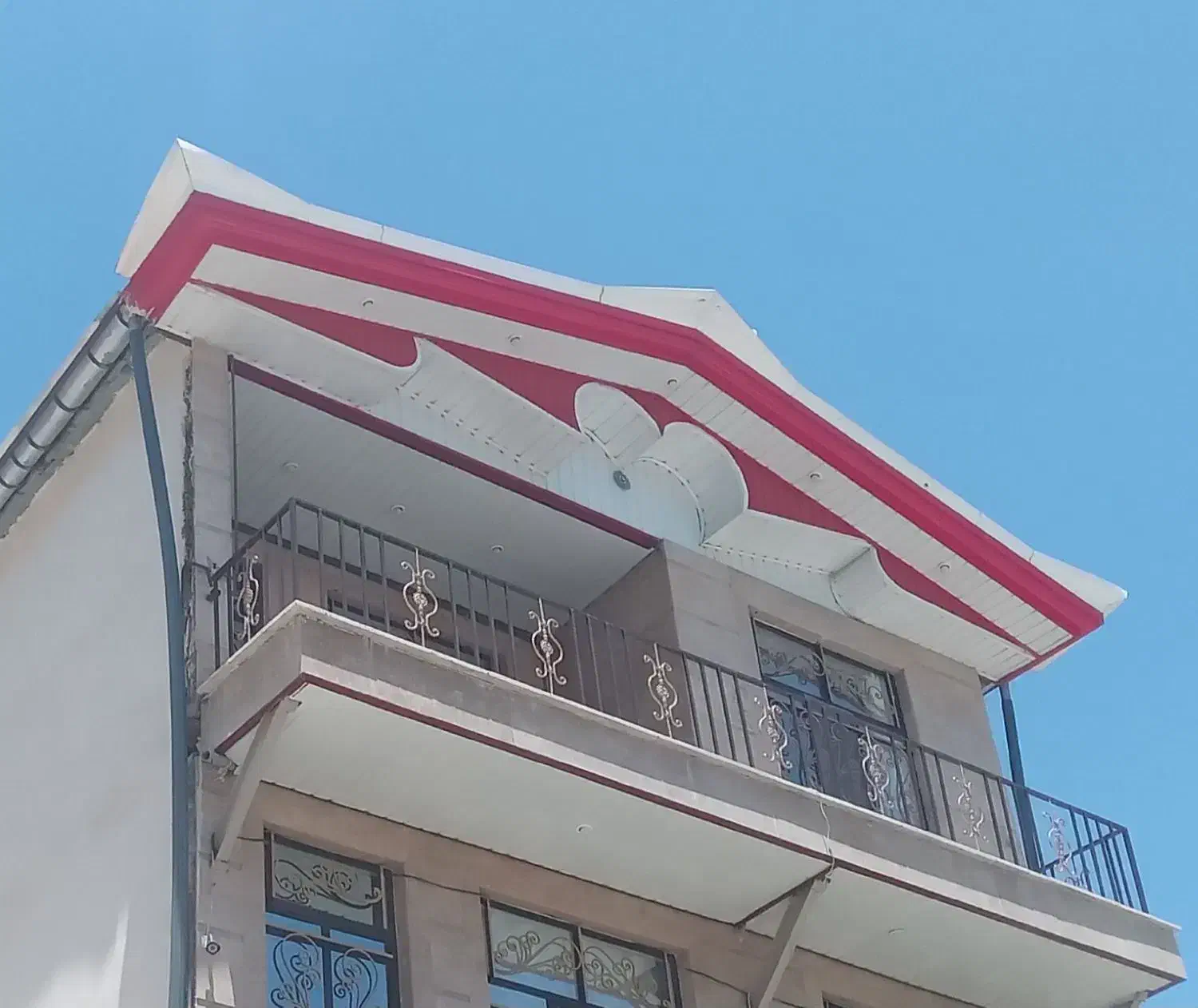 اجرای انواع سقف های شیروانی ونما های فلزیی،ویلایی|خدمات پیشه و مهارت|بیجار, |دیوار