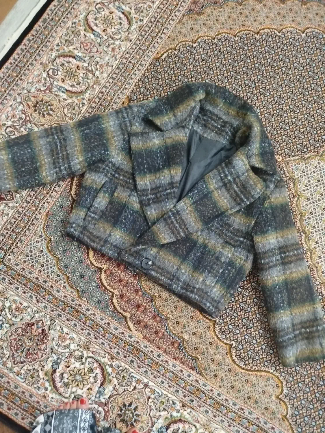 کت پشمی|لباس|مرند, |دیوار