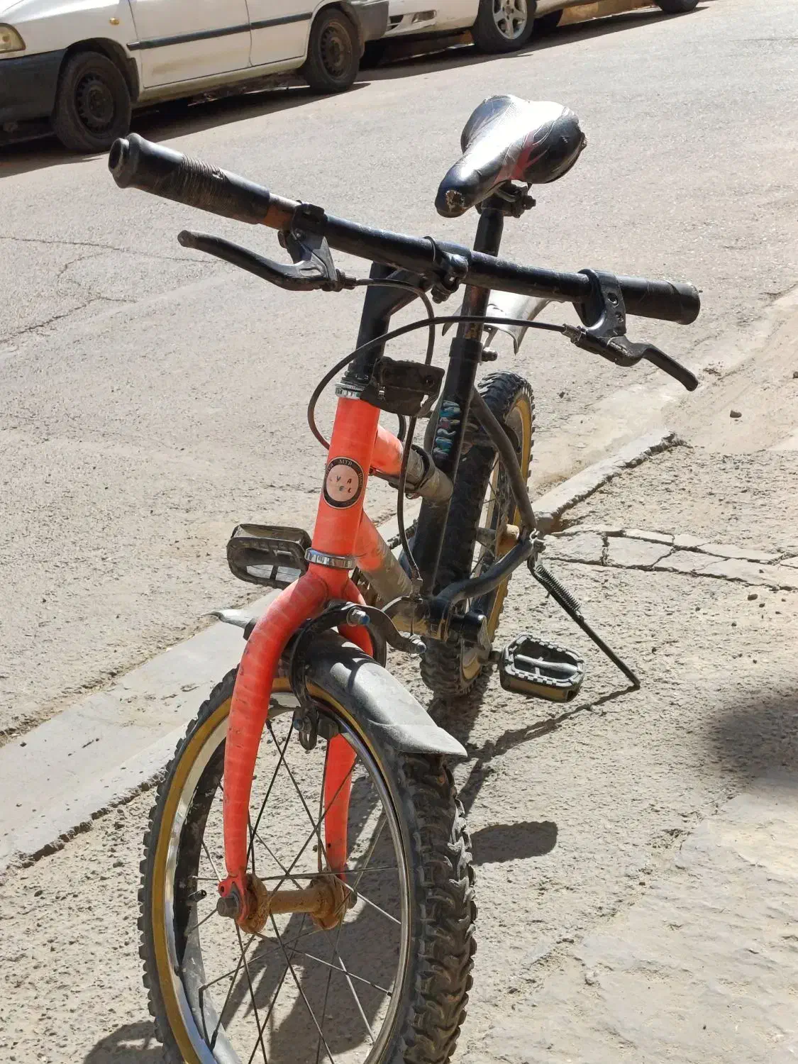 دوچرخه ۱۶|دوچرخه، اسکیت، اسکوتر|رباط‌کریم, رباط‌کریم|دیوار