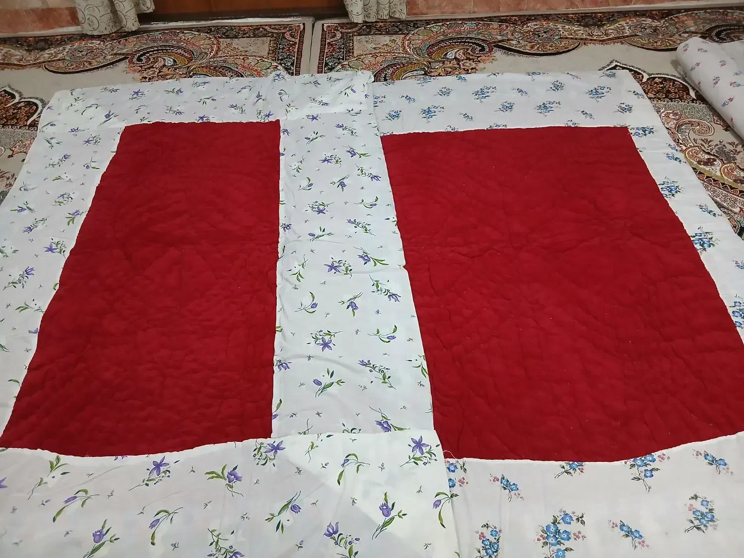 لحافت|رختخواب، بالش، پتو|باخزر, |دیوار