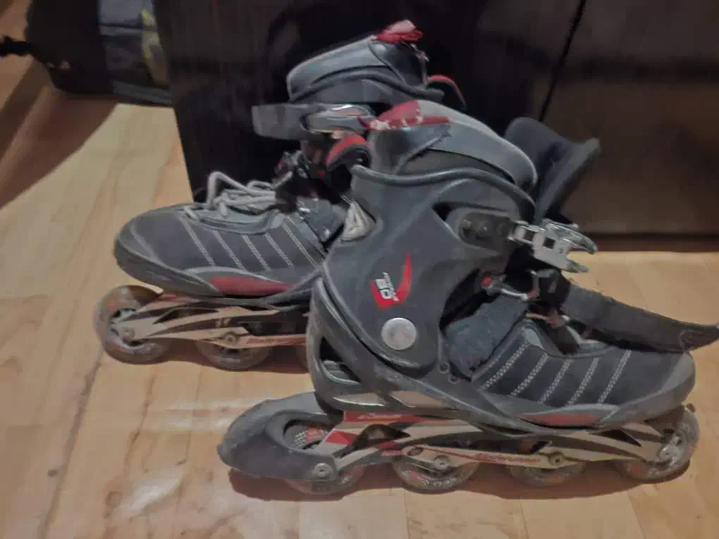 اسکیت رولربلید اصل ایتالیاسایزبزرگسال(۴۳تا۴۷)|دوچرخه، اسکیت، اسکوتر|مشهد, فارغ التحصیلان|دیوار