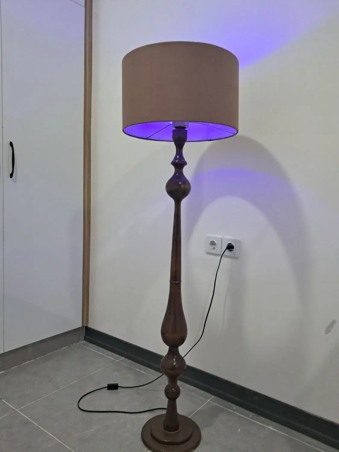 اباژور ایستاد چوبی|چراغ خواب و آباژور|بندر کنگان, |دیوار