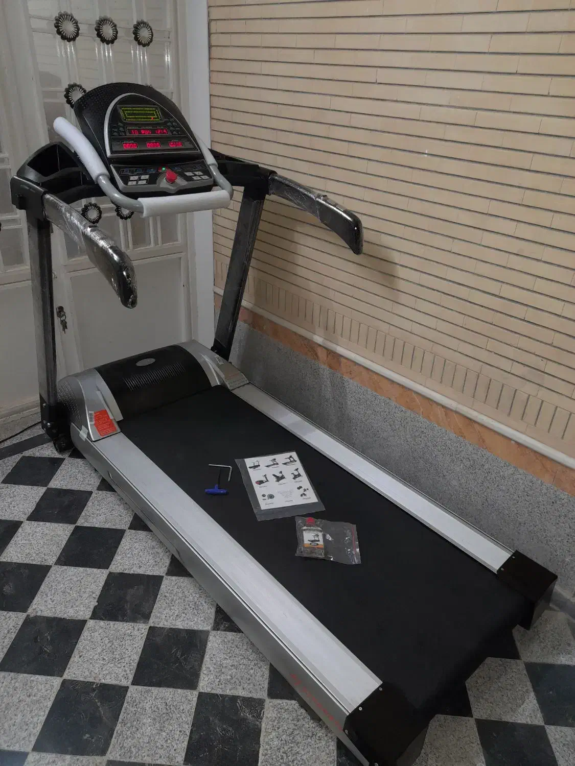 تردمیل باشگاهی استرانگ مسترMx970|تجهیزات ورزشی|اوز, |دیوار