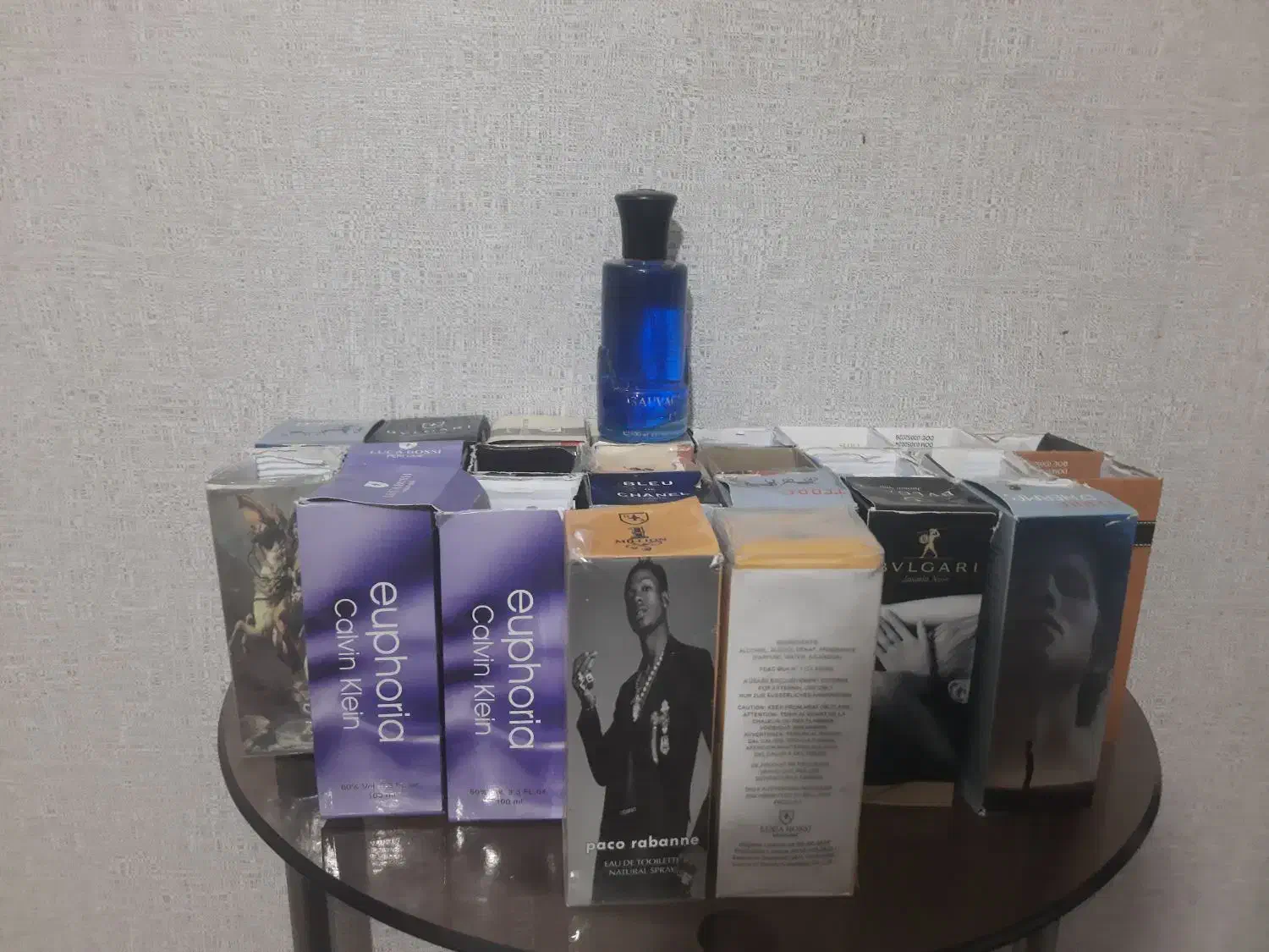 ادکلن|آرایشی، بهداشتی، درمانی|پرند, فاز ۶|دیوار