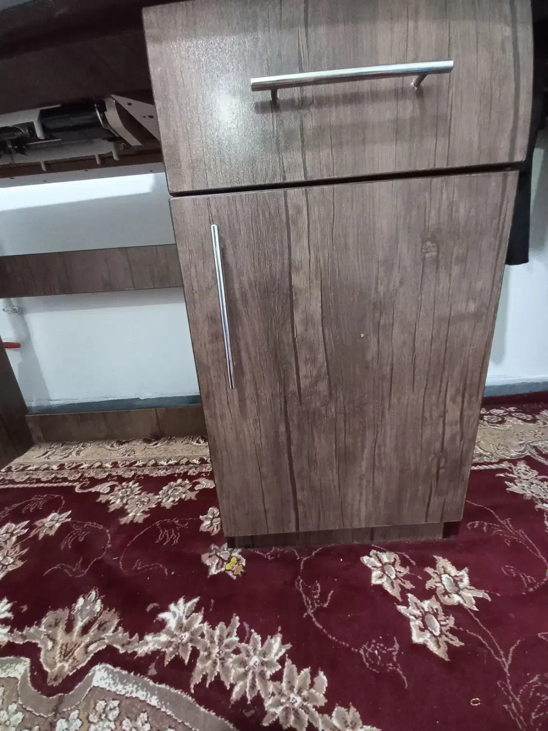 میز چرخ خیاطی کاملا سالم و بدون پوسیدگی|میز تحریر و کامپیوتر|رودبنه, |دیوار