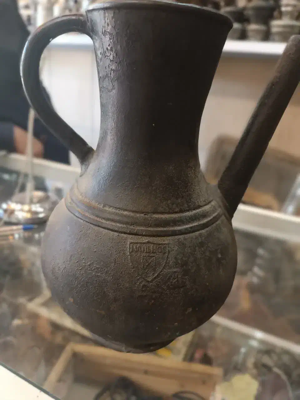 آفتابه فولادی روسی|کلکسیون اشیاء عتیقه|بروجن, |دیوار