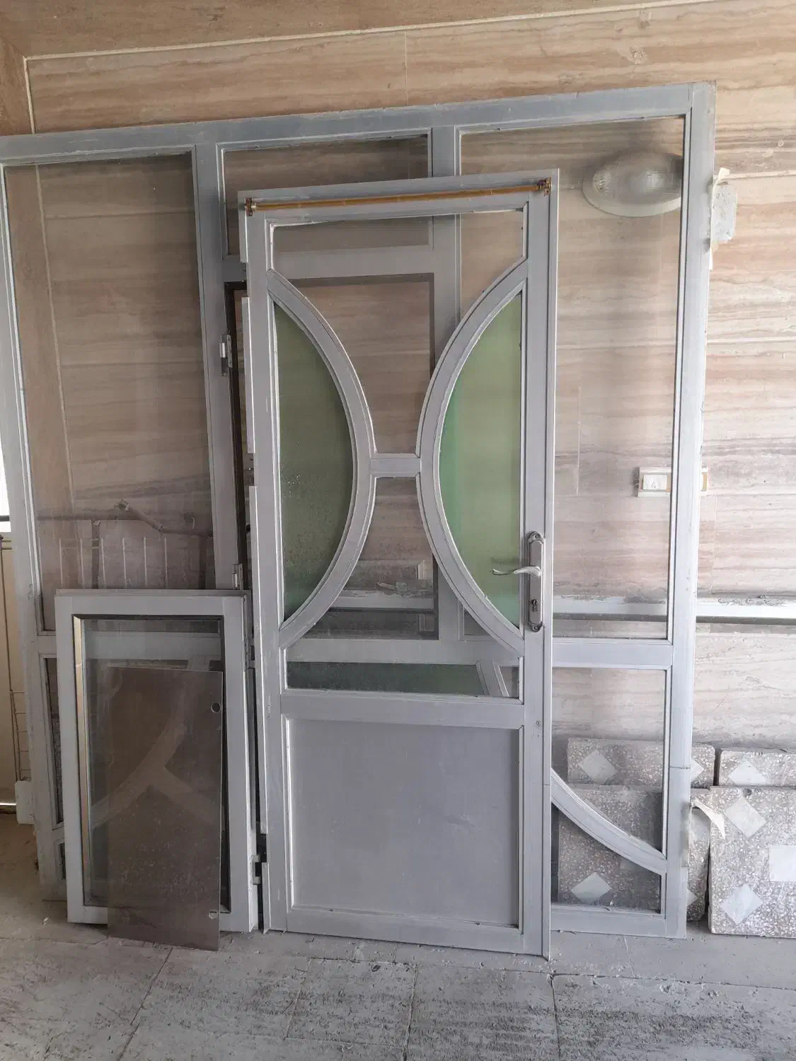 درب و پنجره آلومینیوم|مصالح و تجهیزات ساختمان|اصفهان, محمودآباد|دیوار