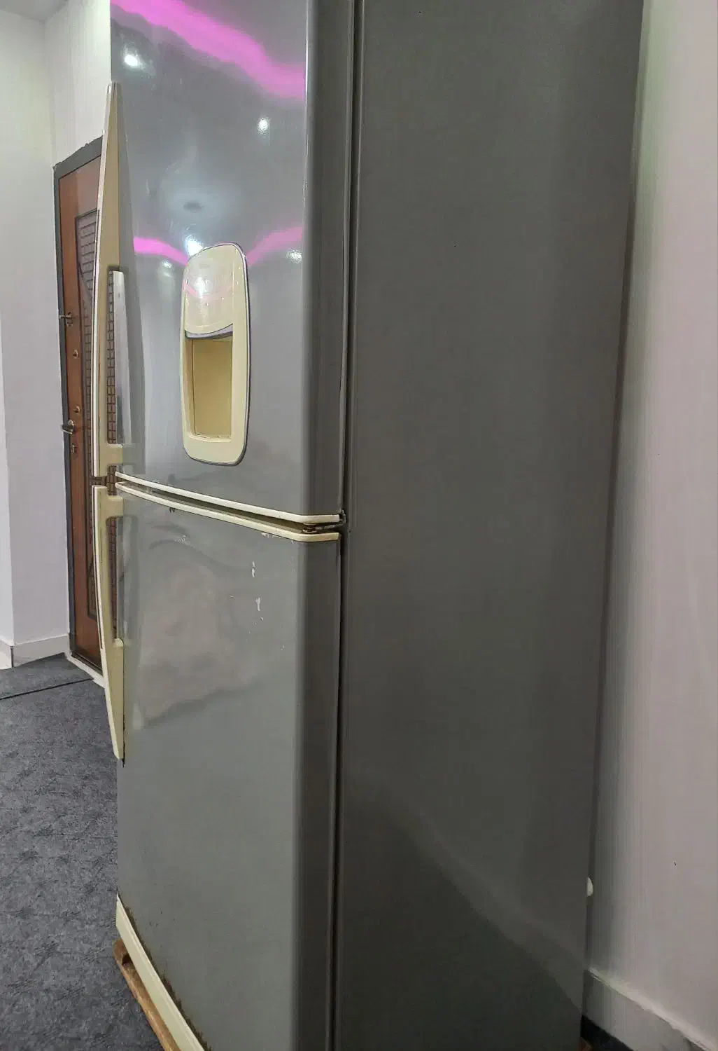 یک یخچال|یخچال و فریزر|رشت, ولکس|دیوار