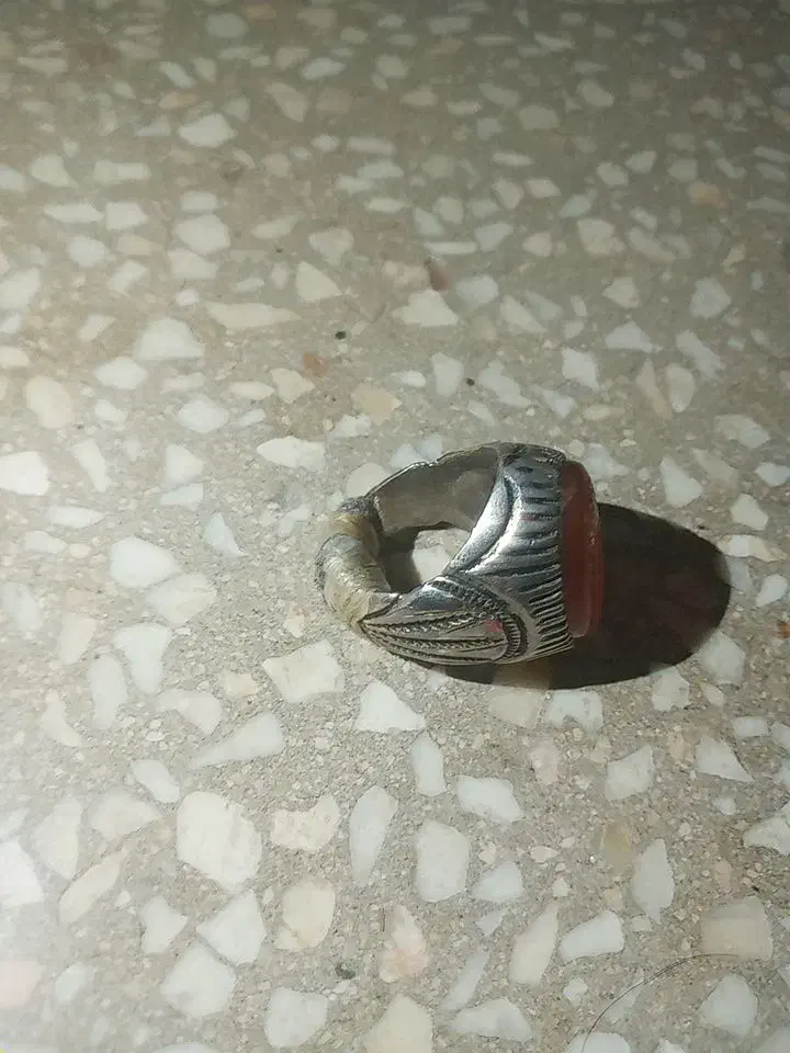 انگشتر نقره با نگین عقیق|جواهرات|کاشان, پشت شهربانی|دیوار