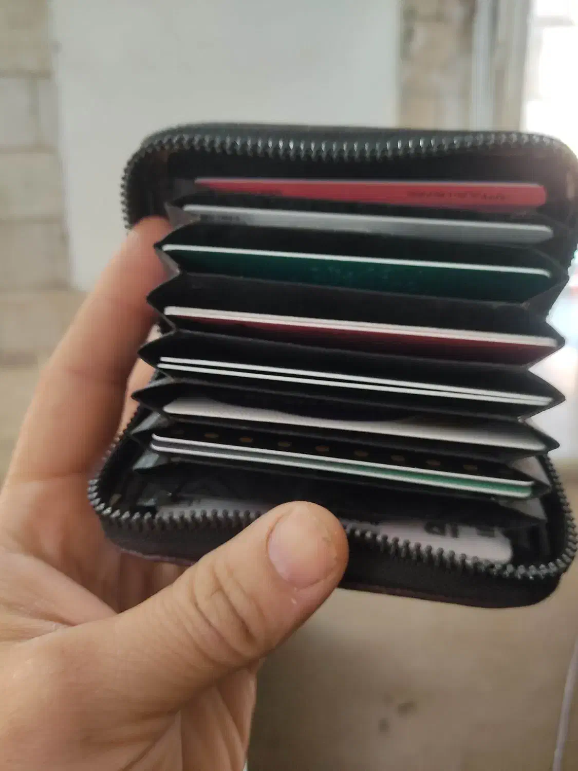 مدارک پیدا شده|اشیا|گنبد کاووس, |دیوار