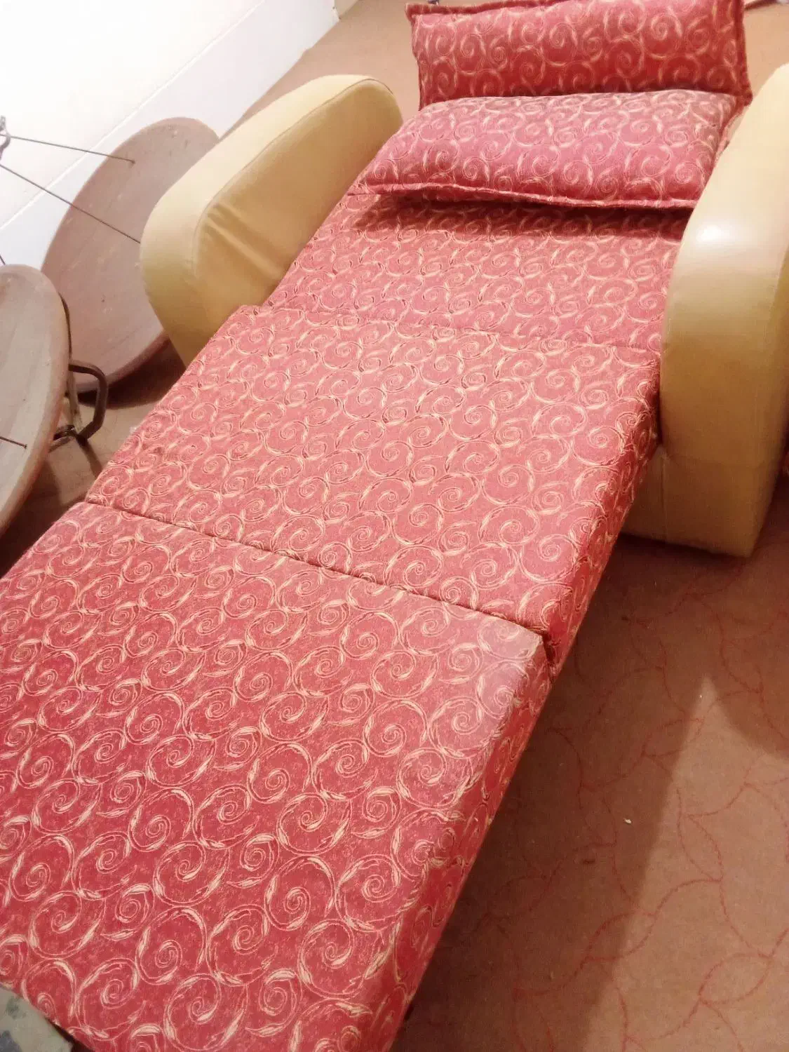 مبل تخت شو|مبلمان خانگی و میز عسلی|فسا, |دیوار