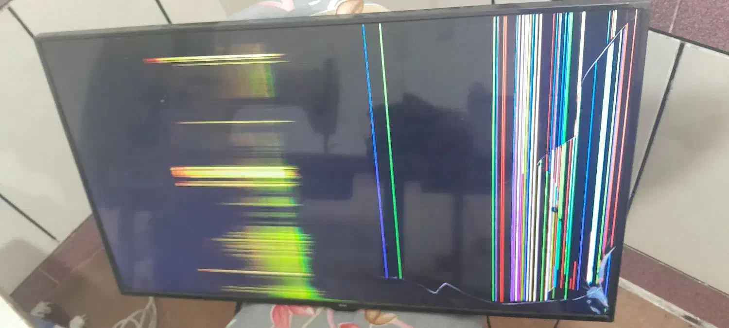 تلویزیون شکسته|تلویزیون و پروژکتور|مسجد سلیمان, |دیوار