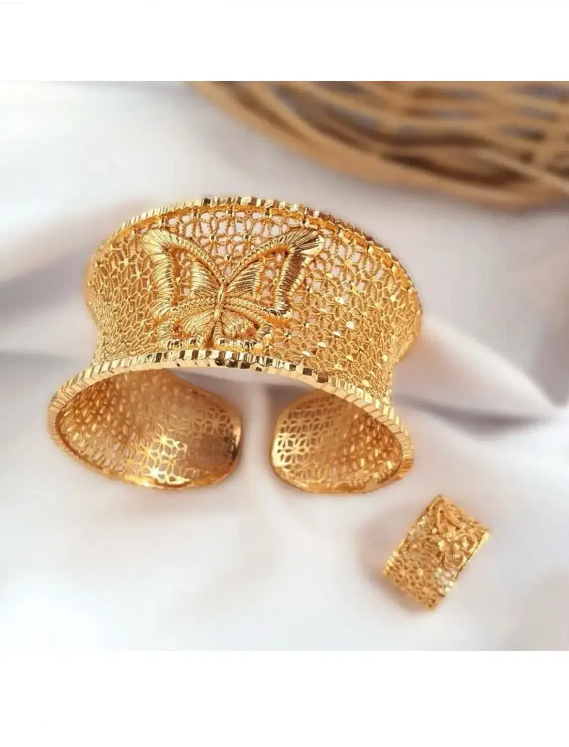 دستبند النگویی و انگشتر خلیجی طرح طلا|بدلیجات|بروجرد, |دیوار