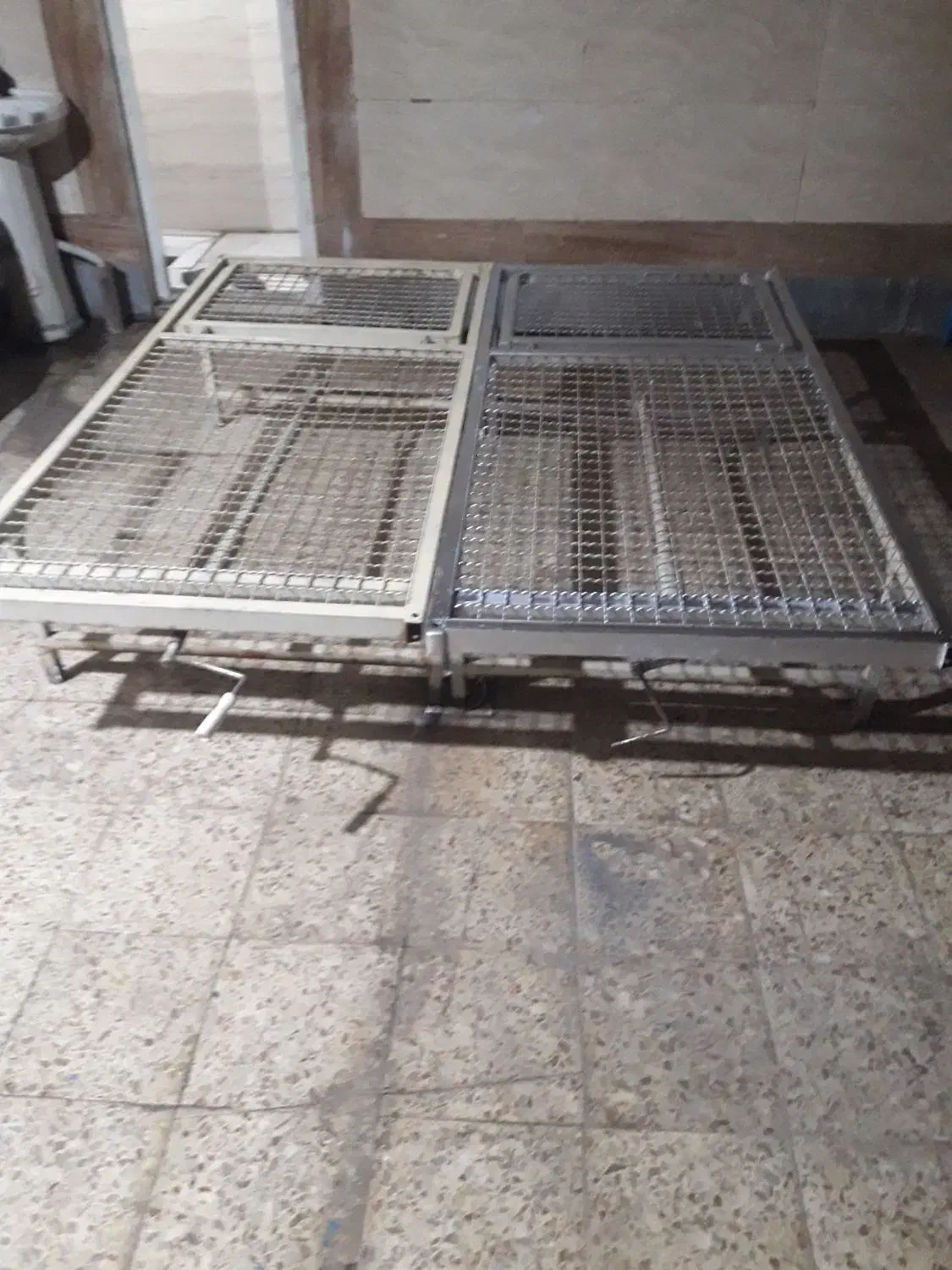 دوعددتخت بیماربه شرط سالم وتمیز|تخت و سرویس خواب|رامشیر, |دیوار