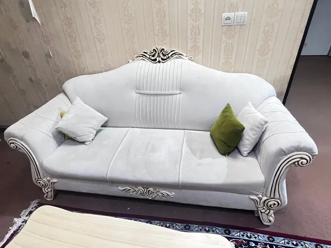 مبل ۷ نفره سلطنتی|مبلمان خانگی و میز عسلی|صدرا-فارس, فاز ۱|دیوار