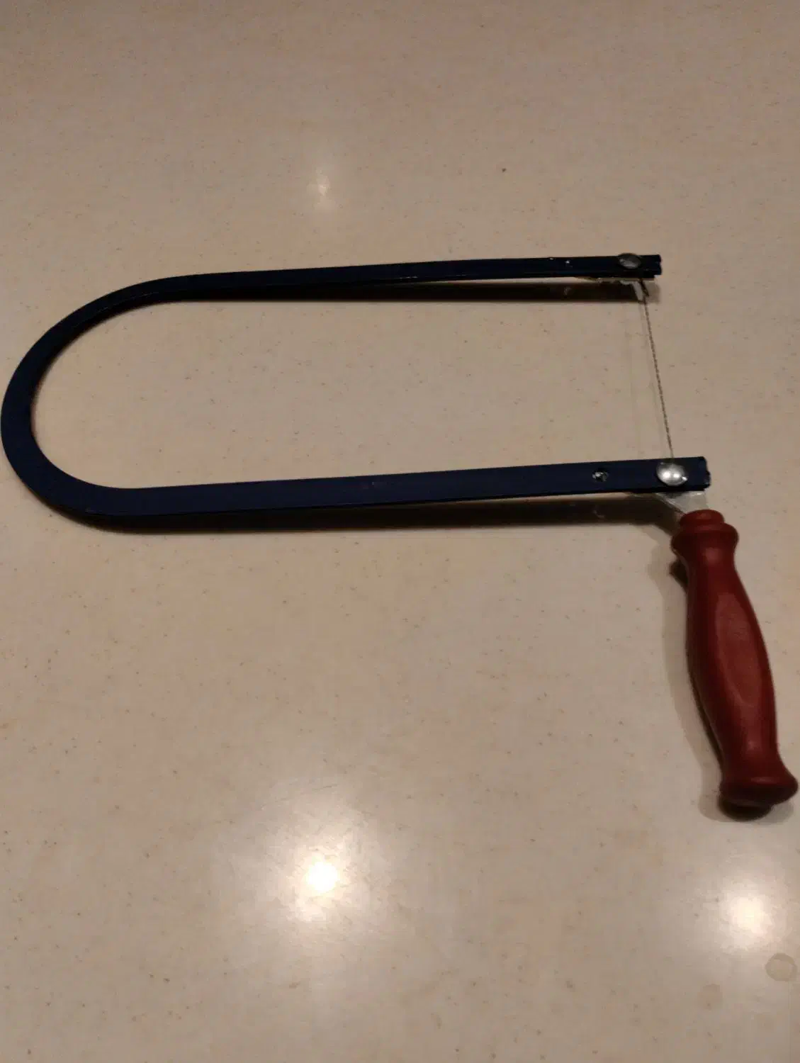 اره مویی|ابزارآلات|شیراز, میرزاکوچک خان|دیوار