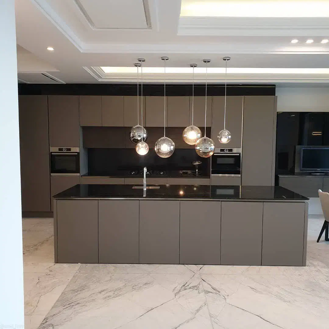 ۲۶۵مترفرمانیه(تراس گاردن+مشاعات هتلی)۴پارکینگ باکس