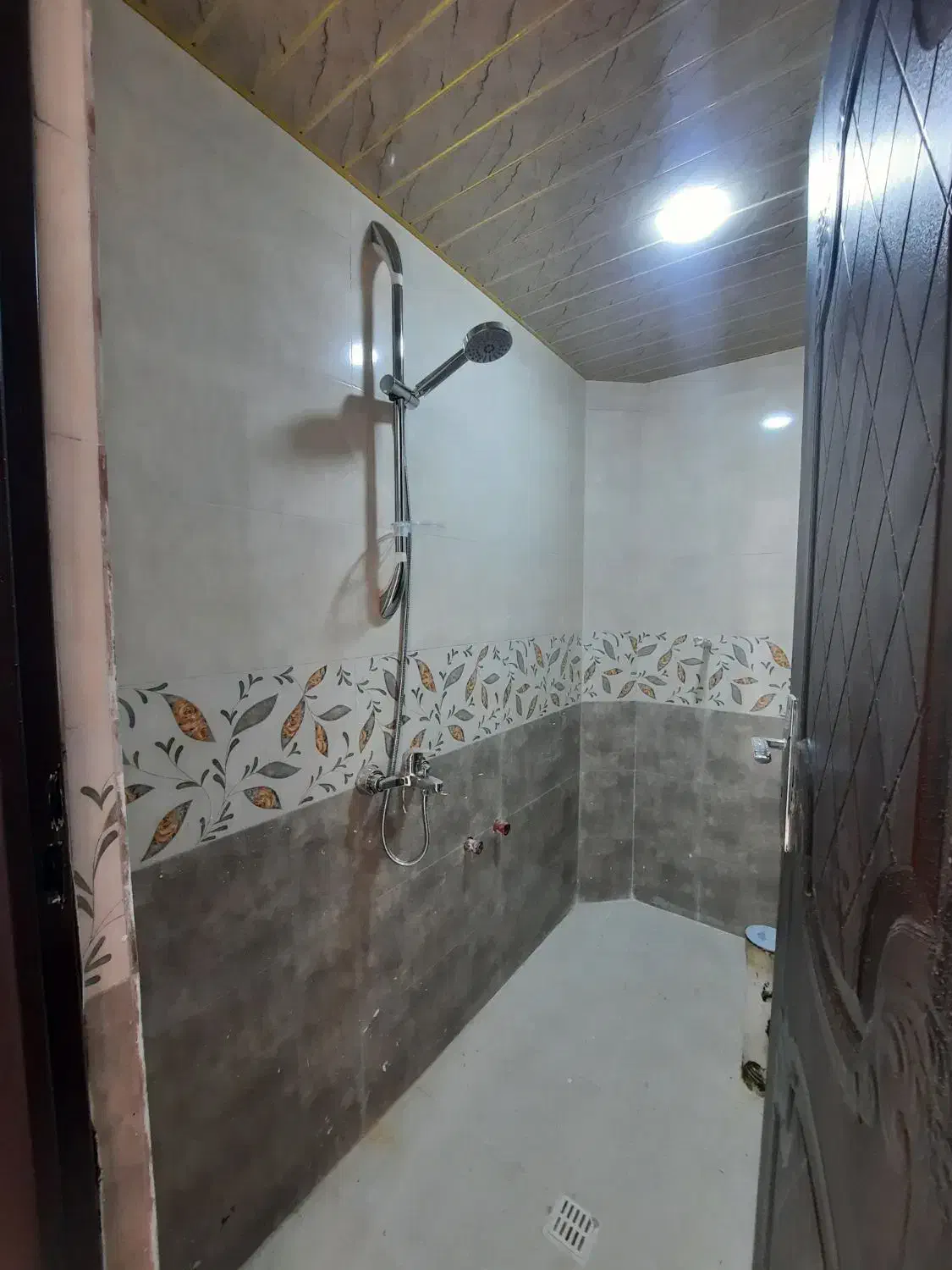 آپارتمان نوسازخیابان یادآوران طبقه اول قیمت مناسب|فروش آپارتمان|فومن, |دیوار