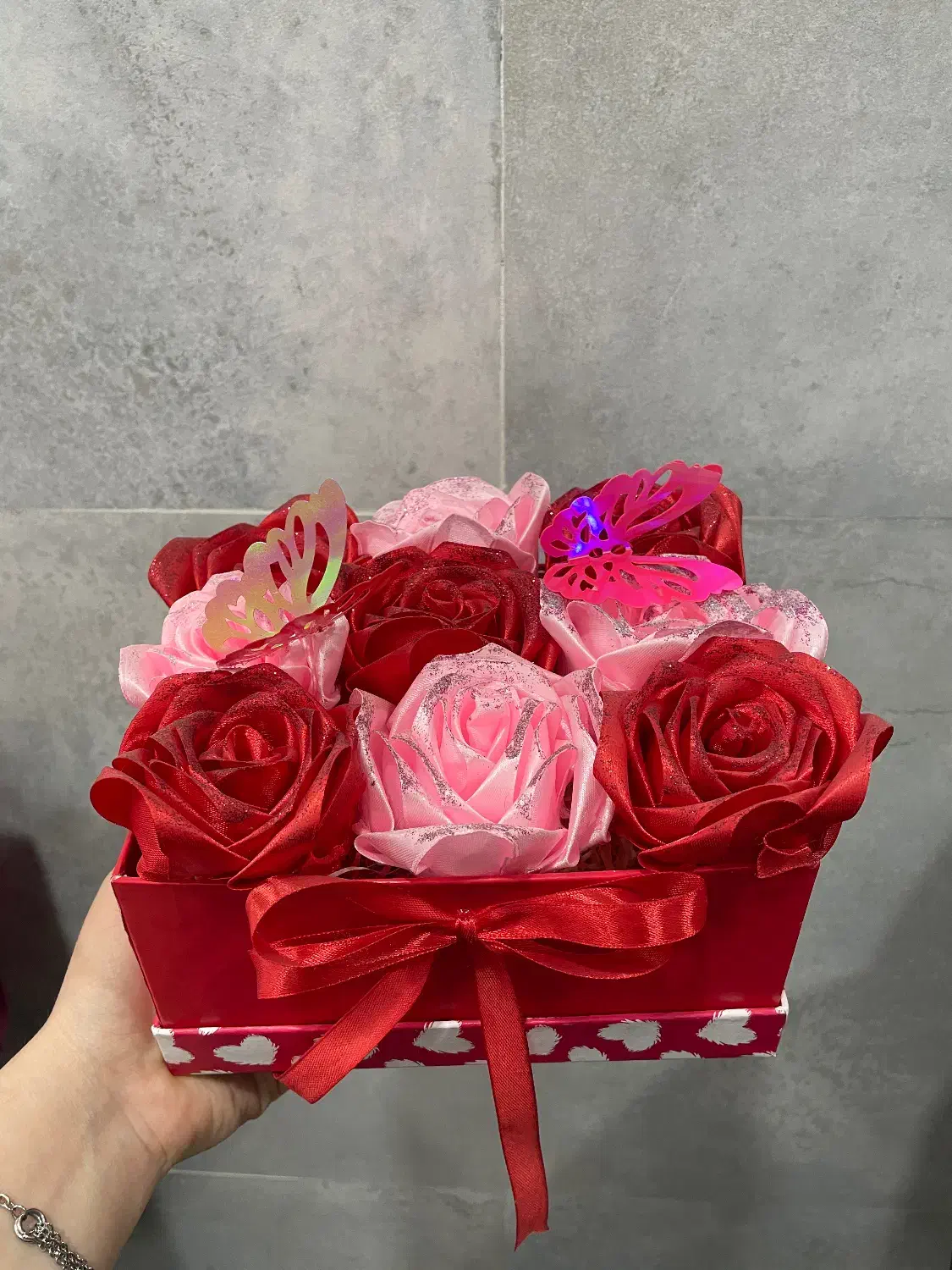 دسته گل و پول|گل مصنوعی|ساوه, |دیوار