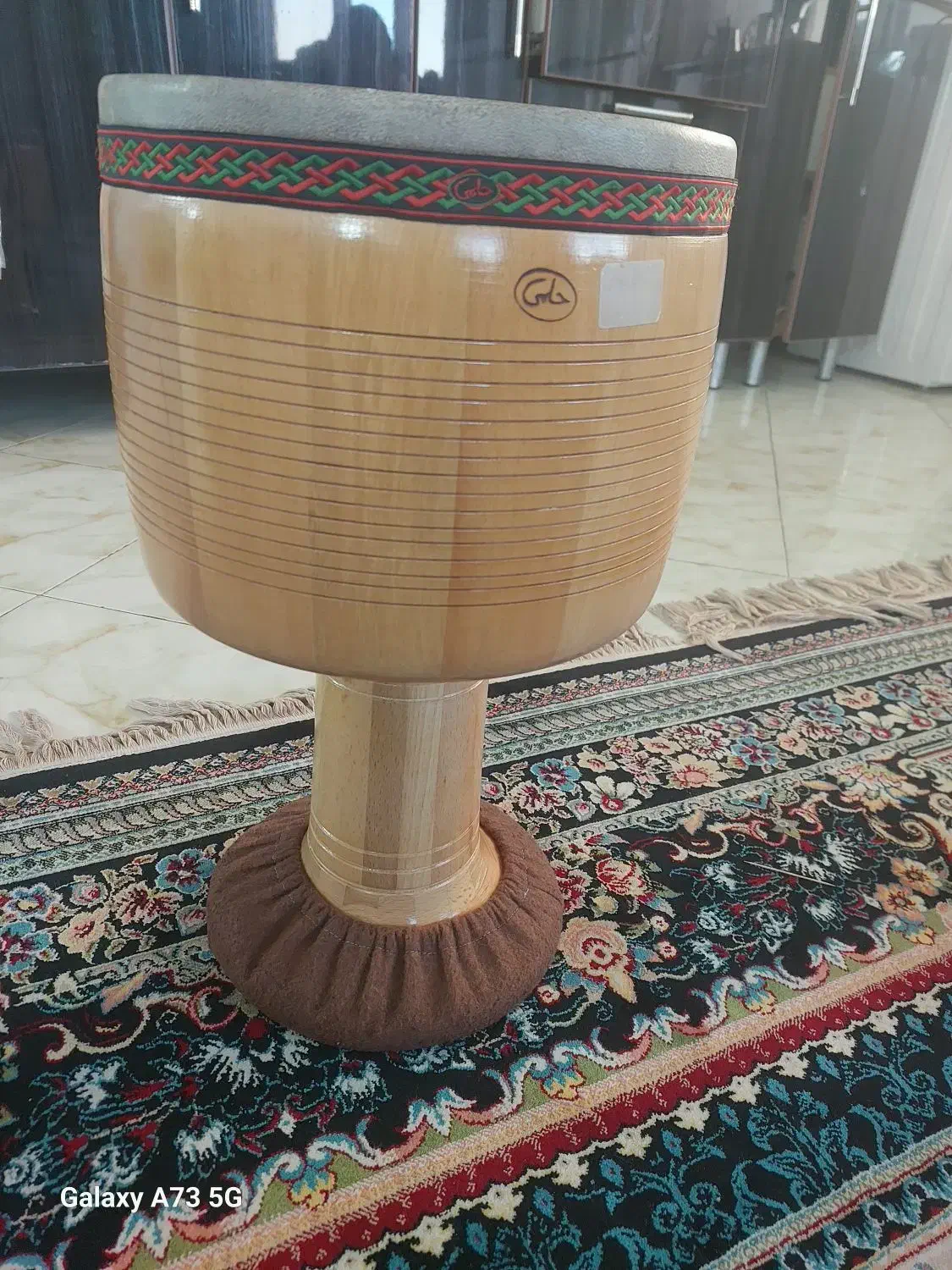 تنبک حلمی|سازهای سنتی|نورآباد, |دیوار