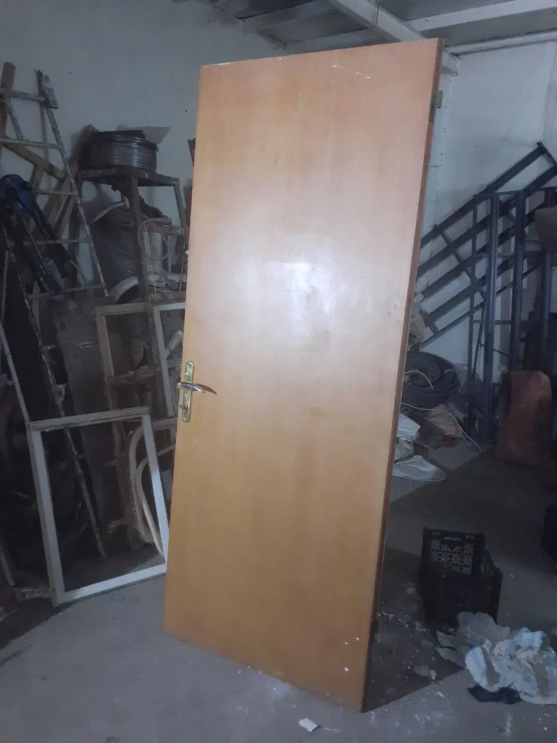 درب چوبی با چهار چوب سالم|مصالح و تجهیزات ساختمان|قم, نوبهار|دیوار