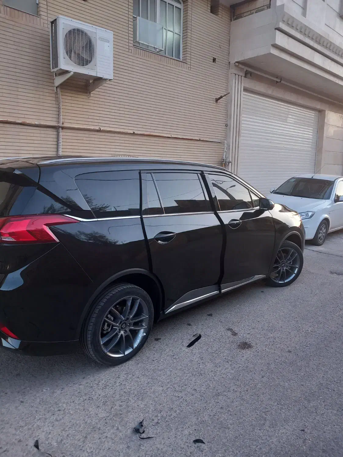 نصب برچسب شیشه دودی سولار  دولایه با قیمت مناسب|خدمات موتور و ماشین|کاشان, مسلم آباد|دیوار