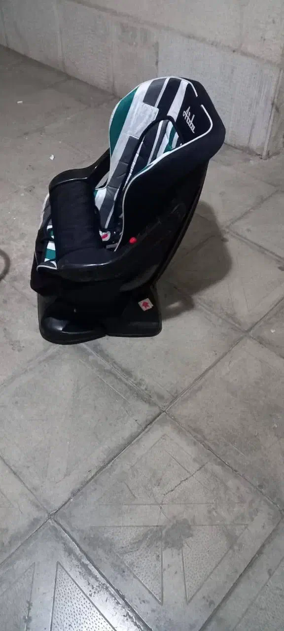 صندلی ماشین کودک|تخت و صندلی بچه|فردیس, نگارستان|دیوار